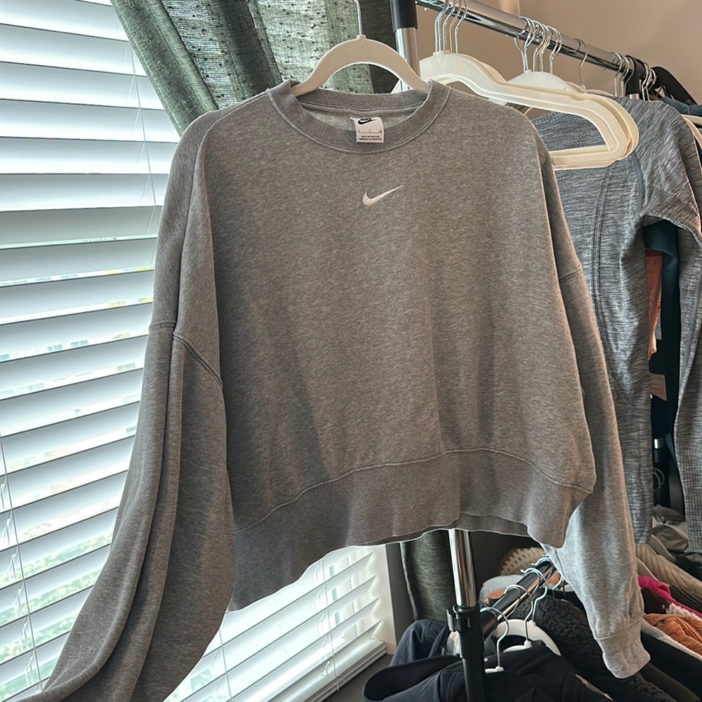 Nike Oversized Cropped Crewneck